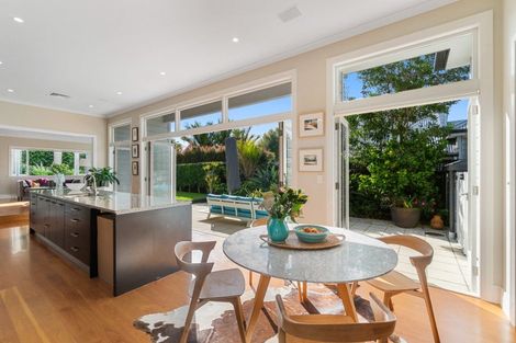 Photo of property in 21 St Aubyn Street, Devonport, Auckland, 0624