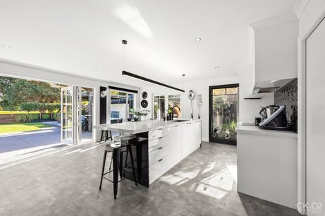 Photo of property in 20 Saint James Avenue, Boulcott, Lower Hutt, 5011