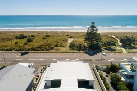 Photo of property in 135 Marine Parade, Mount Maunganui, 3116