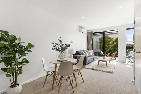 Photo of property in 62u2 Spenmoor Street, Newlands, Wellington, 6037