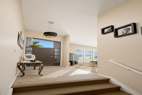 Photo of property in 77 San Marino Drive West, Henderson, Auckland, 0612