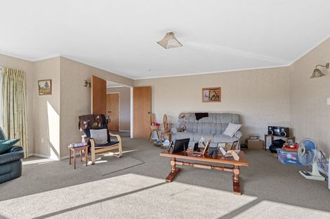 Photo of property in 10 Aitchison Place, Levin, 5510