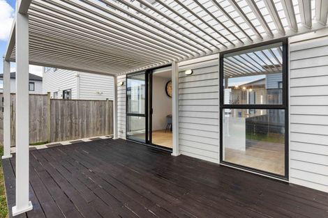 Photo of property in 8 Fjord Way, Karaka, Papakura, 2113