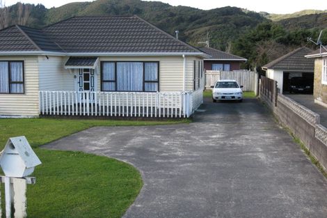 Photo of property in 39a Main Road, Wainuiomata, Lower Hutt, 5014