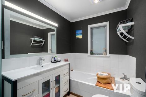 Photo of property in 5 Hallewell Crescent, Johnsonville, Wellington, 6037
