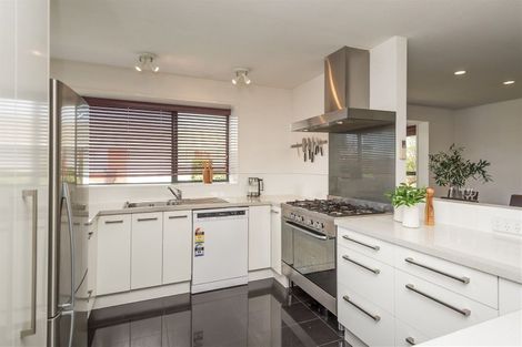 Photo of property in 18 Innisfree Place, Northwood, Christchurch, 8051