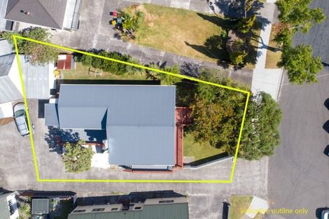 Photo of property in 1/29 Humphrey Kemp Avenue, Henderson, Auckland, 0612