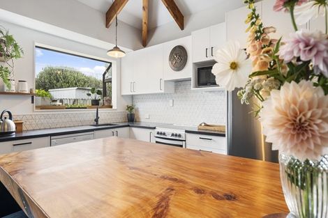 Photo of property in 6 Dillon Drive, Bell Block, New Plymouth, 4312