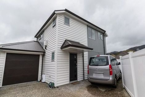 Photo of property in 12a Palmer Crescent, Silverstream, Upper Hutt, 5019