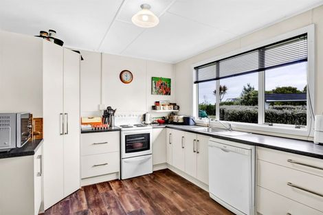 Photo of property in 15 Auroa Road, Otakeho, Hawera, 4678