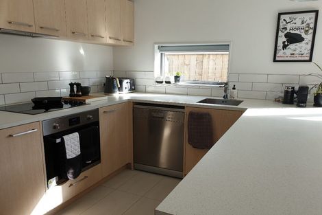 Photo of property in 7u8 Handyside Street, Tawa, Wellington, 5028