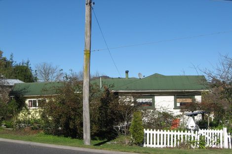 Photo of property in 52 Palmerston Road, Havelock North, 4130