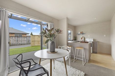 Photo of property in 4/45 Dale Crescent, Pakuranga, Auckland, 2010