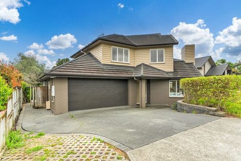 Photo of property in 12 Kouras Place, Flat Bush, Auckland, 2016