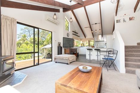 Photo of property in 692 South Titirangi Road, Titirangi, Auckland, 0604