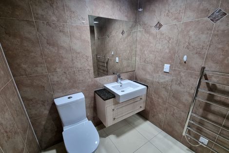 Photo of property in 4 Chieftain Rise, Goodwood Heights, Auckland, 2105