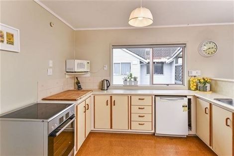 Photo of property in 61 Merriefield Avenue, Forrest Hill, Auckland, 0620