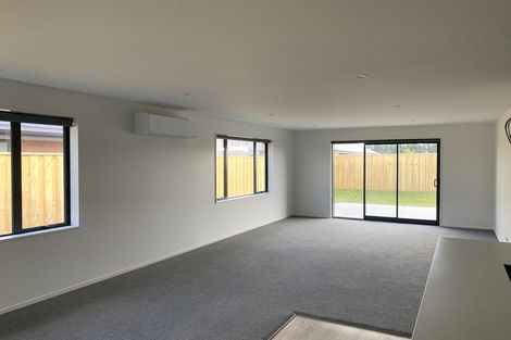 Photo of property in 38 Eileen Way, Rolleston, 7615