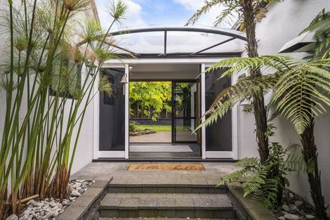 Photo of property in 91 Manhattan Heights, Glendene, Auckland, 0602