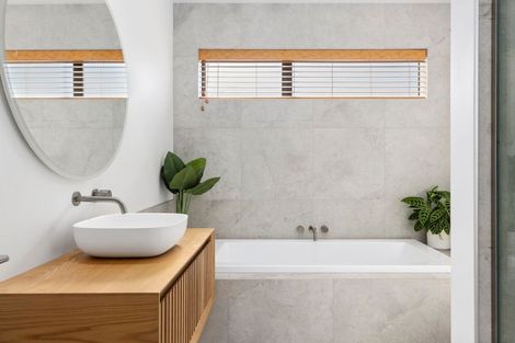 Photo of property in 2 Tomtit Crescent, Lake Hawea, Wanaka, 9382