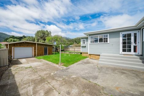 Photo of property in 9 Clarkes Crescent, Paekakariki, 5034