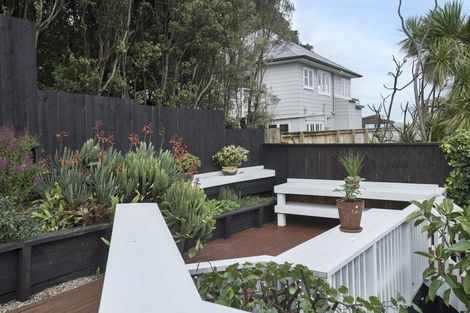 Photo of property in 2/24 Colonial Road, Birkenhead, Auckland, 0626