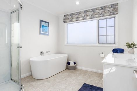 Photo of property in 7 Tararua Close, Aotea, Porirua, 5024