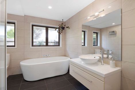 Photo of property in 19 Bengal Drive, Cashmere, Christchurch, 8022