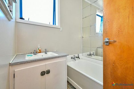 Photo of property in 27 Kivell Close, Mangere East, Auckland, 2024