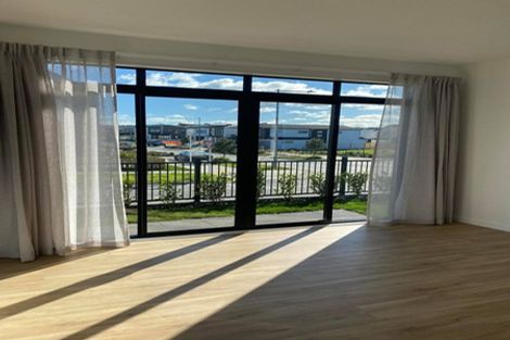 Photo of property in 2 Skua Road, Hobsonville, Auckland, 0616