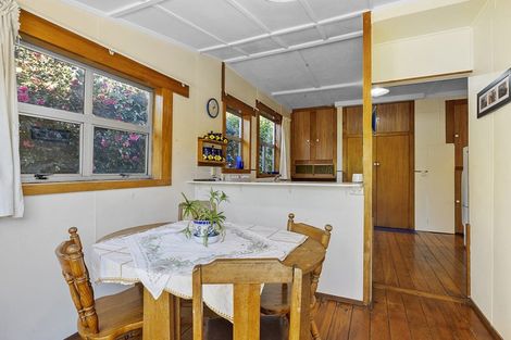 Photo of property in 1 Queens Road, Glen Avon, New Plymouth, 4312