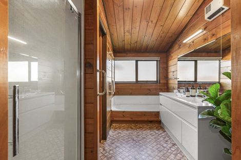 Photo of property in 23 Cliff Street, Raglan, 3225