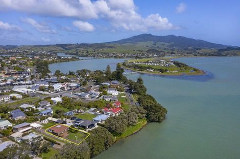 Photo of property in 23 Cliff Street, Raglan, 3225