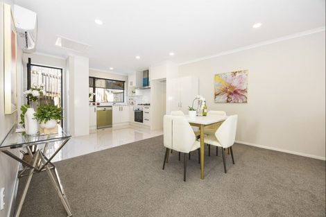Photo of property in 27a Poruru Close, Papakura, 2110