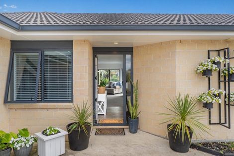 Photo of property in 31 Wells Place, Whitianga, 3510