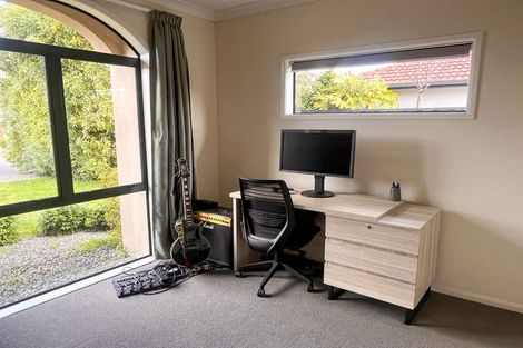 Photo of property in 6 Henridge Place, Avonhead, Christchurch, 8042