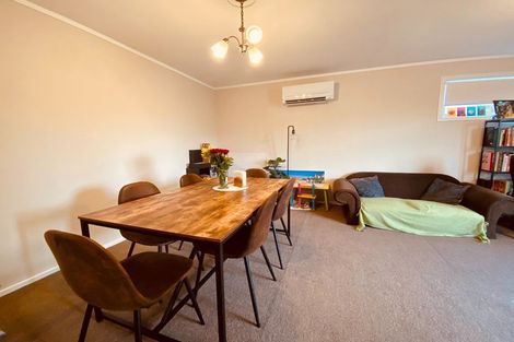 Photo of property in 29b Omega Street, Newlands, Wellington, 6037