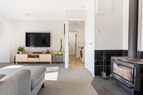 Photo of property in 50 Awaroa Road, Helensville, 0800