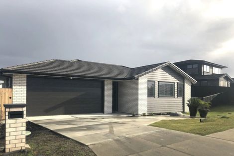 Photo of property in 5 Omahuru Road, Glenbrook, 2681