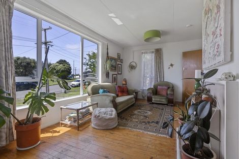 Photo of property in 21 Marama Crescent, Spotswood, New Plymouth, 4310