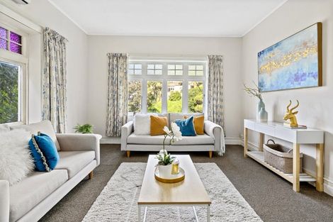 Photo of property in 10 Governor Road, Northland, Wellington, 6012