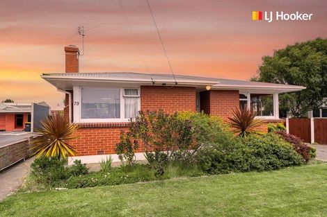 Photo of property in 73 Macandrew Road, South Dunedin, Dunedin, 9012
