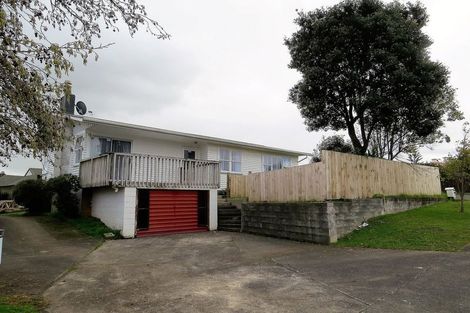 Photo of property in 17 Vina Place, Massey, Auckland, 0614
