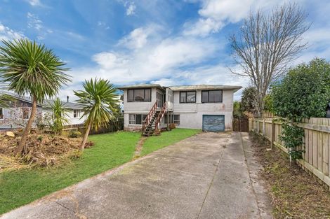 Photo of property in 12 Ozich Avenue, Te Atatu South, Auckland, 0610