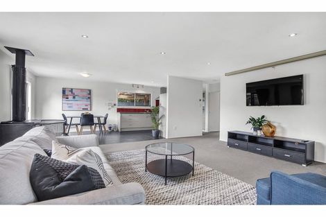 Photo of property in 5 Hegan Place, Rangiora, 7400