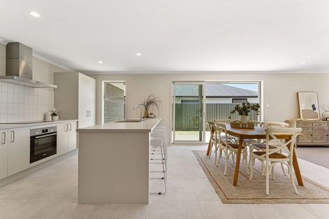 Photo of property in 23 Tabraham Crescent, Pyes Pa, 3112