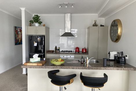 Photo of property in 17u4 Cook Street, Hamilton East, Hamilton, 3216