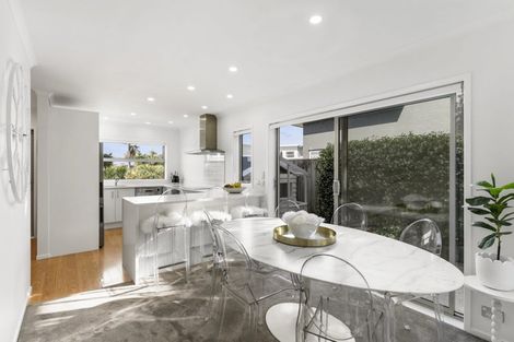 Photo of property in 118 Maire Road, Orewa, 0931