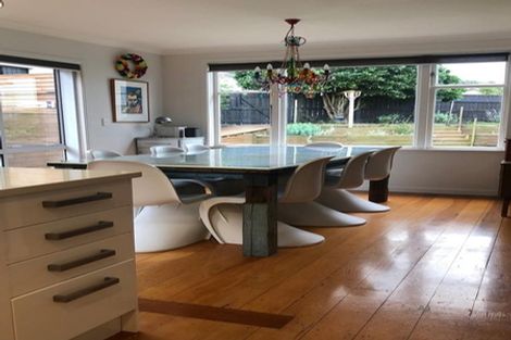 Photo of property in 33 Rua Street, Lyall Bay, Wellington, 6022