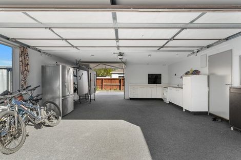 Photo of property in 31 Brockhall Lane, Avonhead, Christchurch, 8042